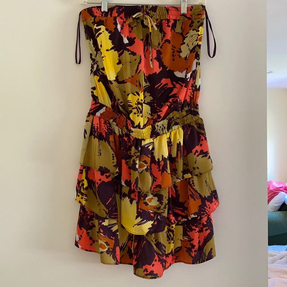 Limited xs strapless dress. NWT